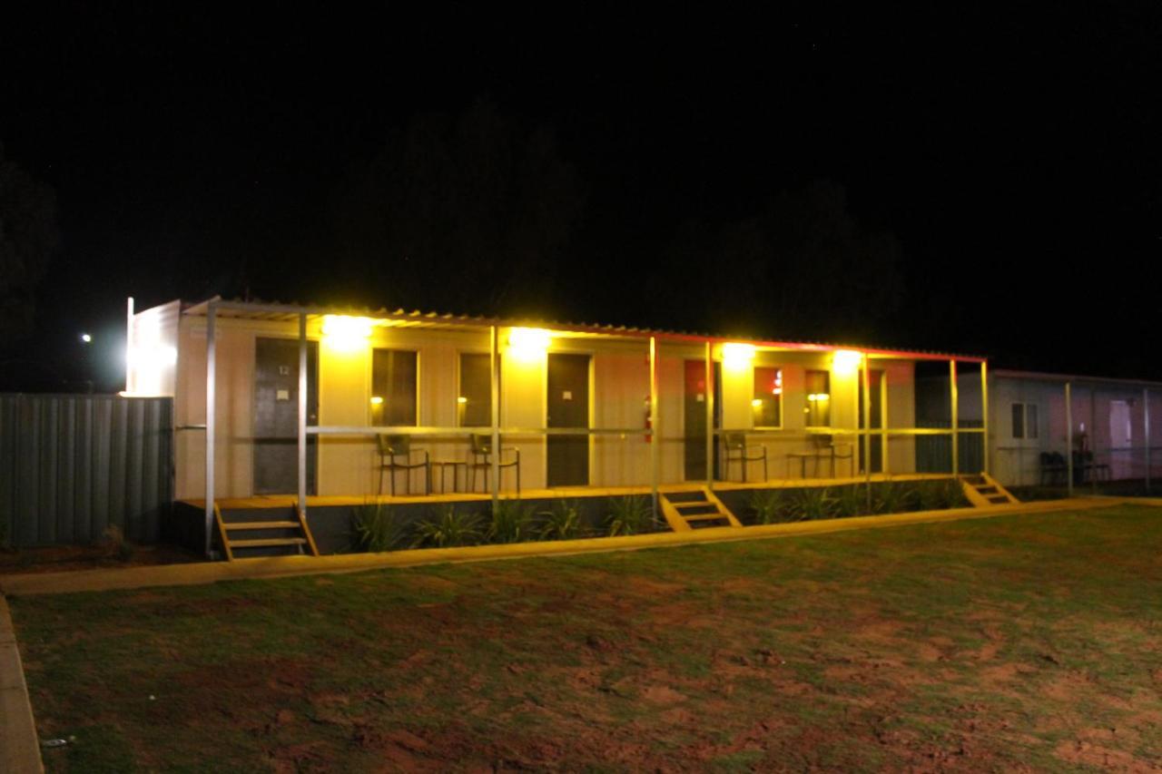 Cue Motel Motel *